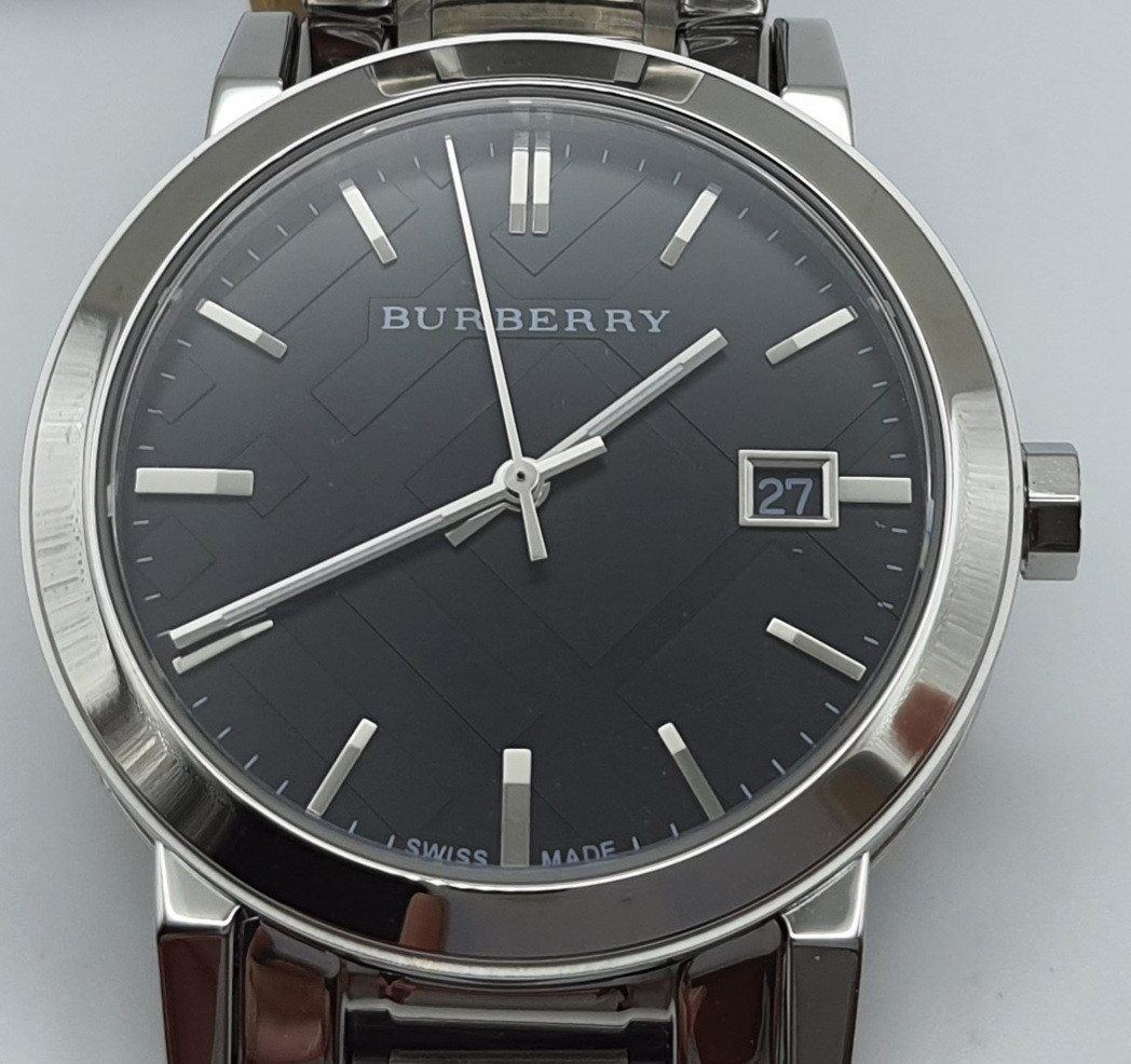 นาฬิกา BURBERRY UNISEX BU9001 LARGE CHECK 38 MM QUARTZ พร้อมกล่อง (ใหม่)